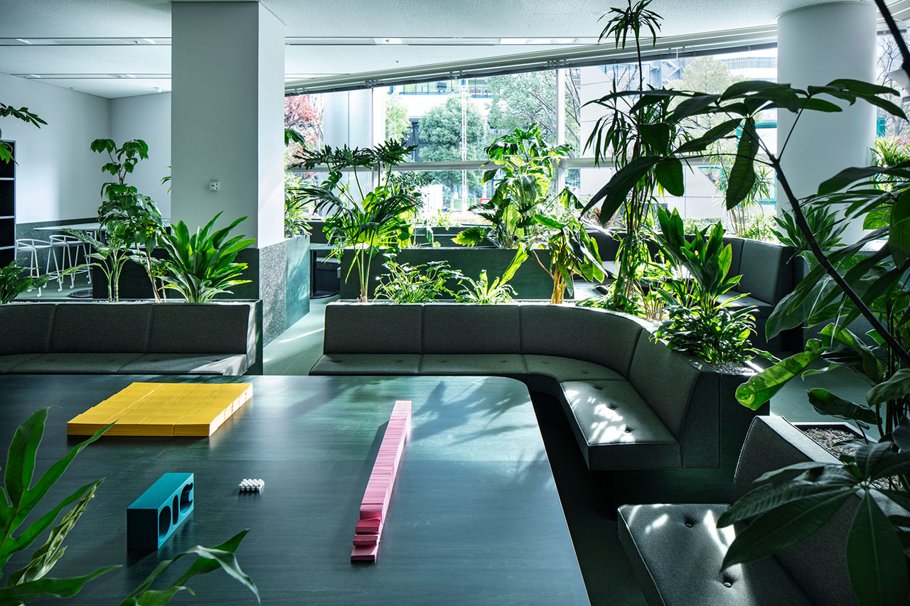 The KOKUYO DIG Office in Tokyo Doubles as a Space for Learning